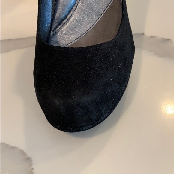 Kenneth Cole New York Suede Black Chunky Heels - Picture 8 of 10